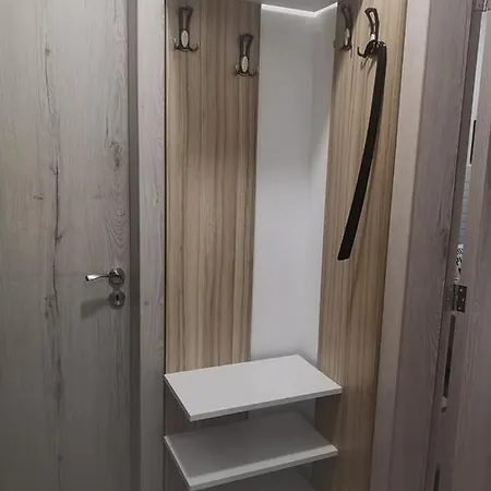 Apartament Breezy 5 *