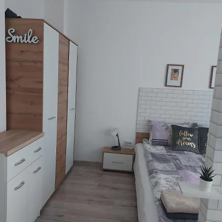 Breezy 5 * فارنا